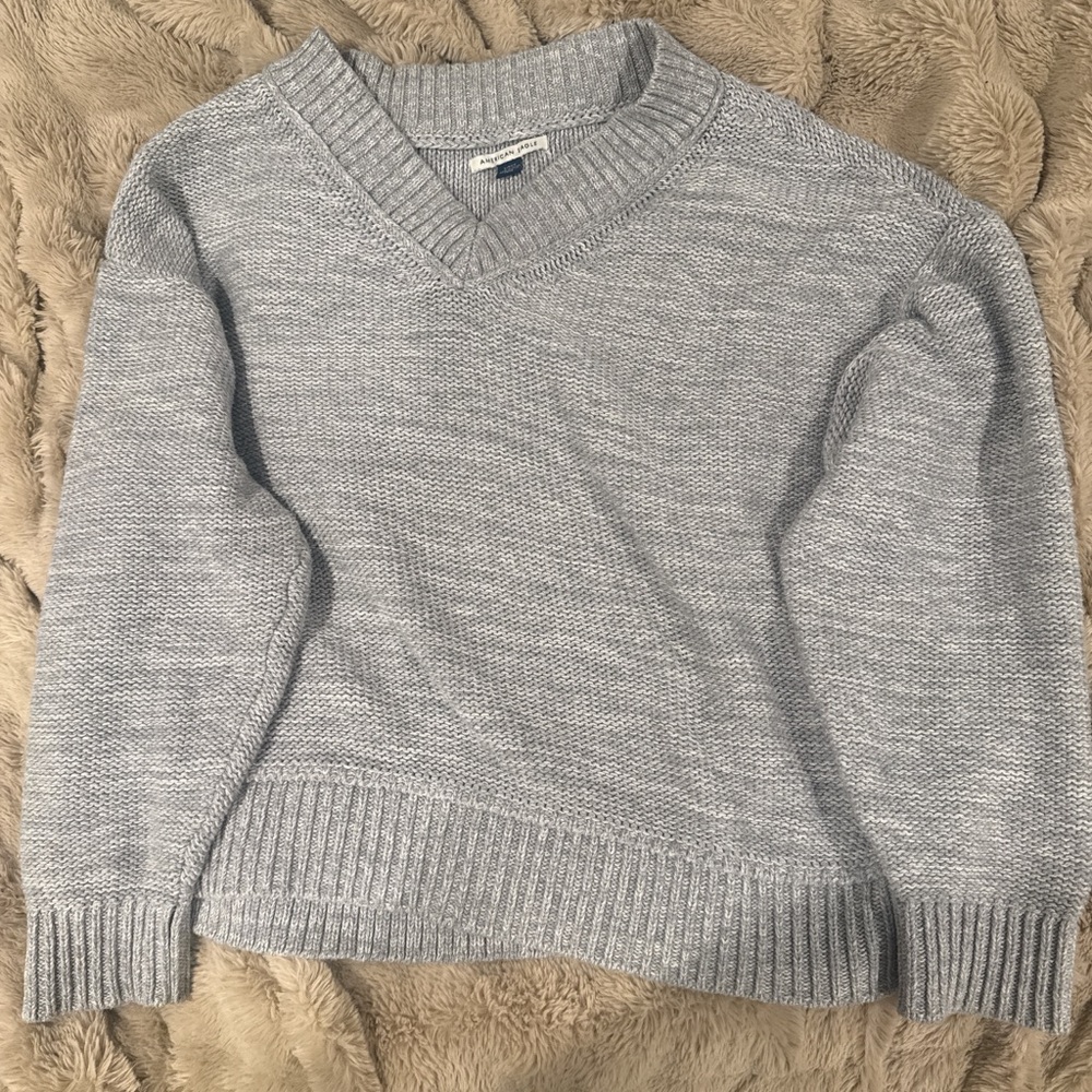American Eagle Outfitters Light Gray V-Neck Knit Pullover